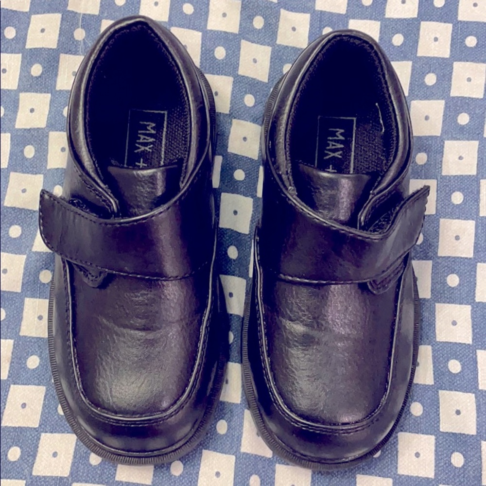 3/$15 Max + Jake toddler dress shoes 👞